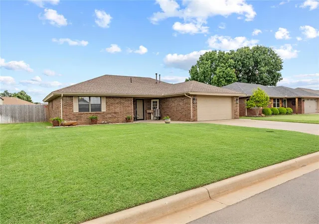 Homes for sale in Weatherford, OK | 2100 Morgandee Ln, Weatherford, OK 73096 | MLS# 1234195