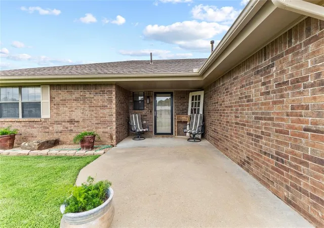 Homes for sale in Weatherford, OK | 2100 Morgandee Ln, Weatherford, OK 73096 | MLS# 1234195