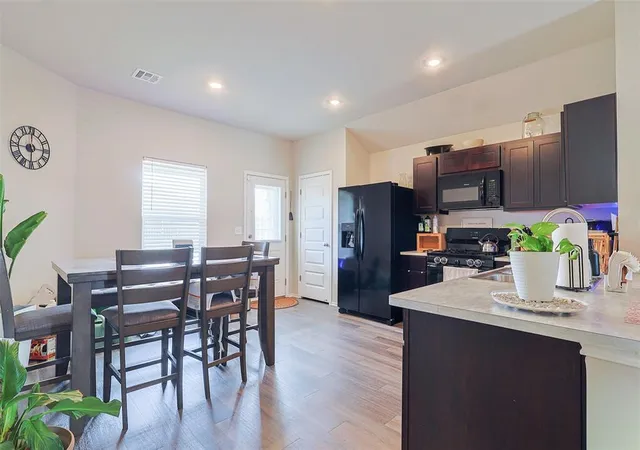 5th image of 9812 Saddle Dr, Yukon, OK 73099 | MLS# 1234196