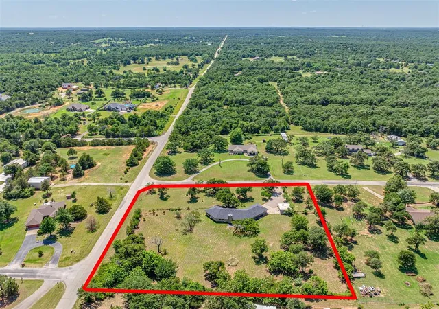 Homes for sale in Mc Loud, OK | 1 Horseshoe Ln, Mc Loud, OK 74851 | MLS# 1234199