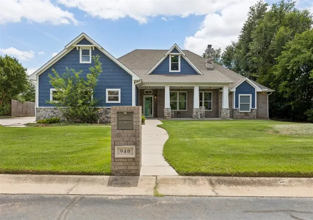 1st image of 940 Nw 35th St, Moore, OK 73160 | MLS# 1234200