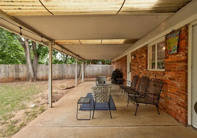 Homes for sale in The Village, OK | 2304 Barclay Rd, The Village, OK 73120 | MLS# 1234220