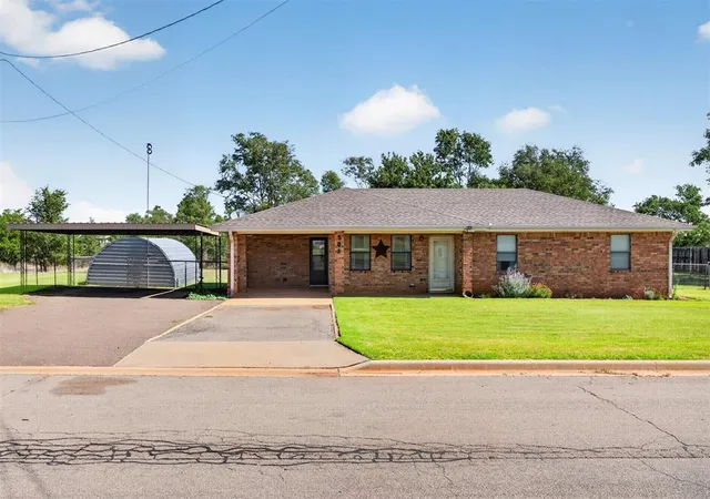 Photo 1 of Sale Pending at 509 Cannon Dr, Sayre, OK 73662 | MLS# 1234234 | Listing updated on 2026-09-21