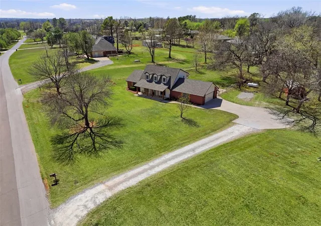 2nd image of 319 E Cedar Dr, Tuttle, OK 73089 | MLS# 1234246