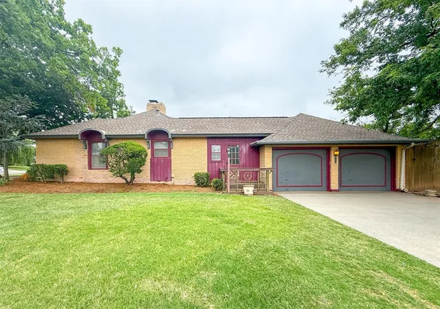 Homes for sale in Nichols Hills, OK | 1816 Huntington Ave, Nichols Hills, OK 73116 | MLS# 1234261