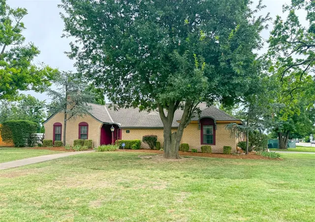 Homes for sale in Nichols Hills, OK | 1816 Huntington Ave, Nichols Hills, OK 73116 | MLS# 1234261
