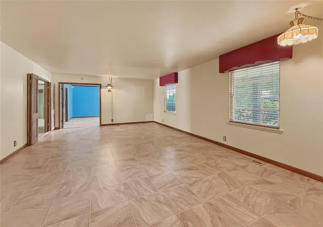 4th image of 1404 Rinehart Dr, El Reno, OK 73036 | MLS# 1234266