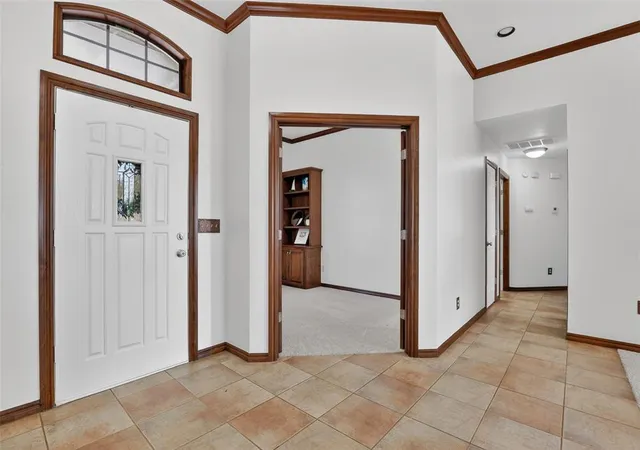 4th image of 2038 Tall Grass Cir, Edmond, OK 73012 | MLS# 1234272