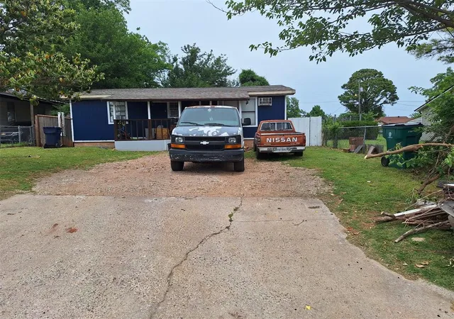Photo 2 of Single family home for sale at 2521 Sw 28th Street, Oklahoma City, OK 73108 | MLS# 1234274 | Listing updated on 2026-09-08
