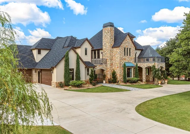 2nd image of 2808 Perth Dr, Edmond, OK 73013 | MLS# 1234282