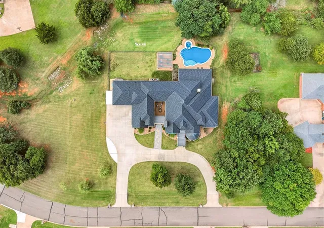 Photo 3 of Single family home for sale at 2808 Perth Dr, Edmond, OK 73013 | MLS# 1234282 | Listing updated on 2026-07-28