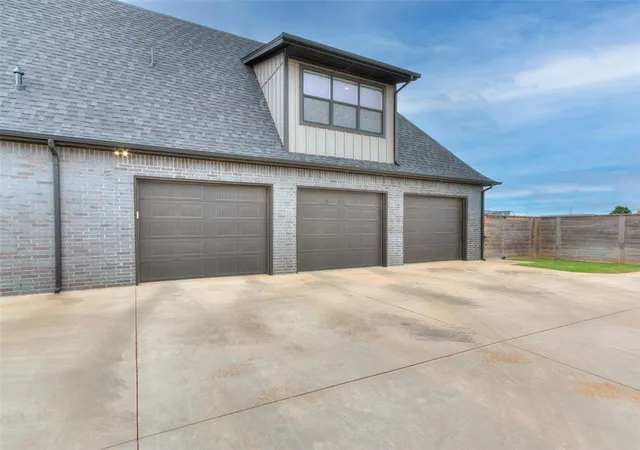 Homes for sale in Moore, OK | 4400 Rustic Trl, Moore, OK 73160 | MLS# 1234288