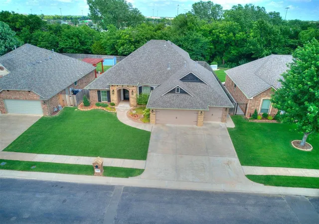 1st image of 12500 Heathfield Ln, Oklahoma City, OK 73173 | MLS# 1234298