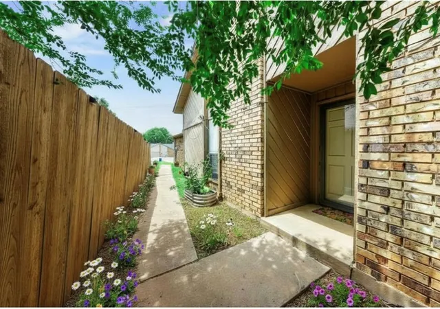1st image of 1030 Pruett Dr, Edmond, OK 73003 | MLS# 1234303