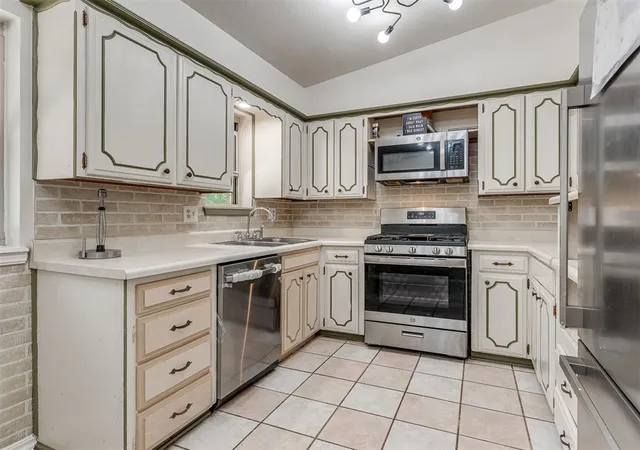 Photo 3 of Sale Pending at 1333 NW 104th Terrace, Oklahoma City, OK 73114 | MLS# 1234320 | Listing updated on 2026-09-08