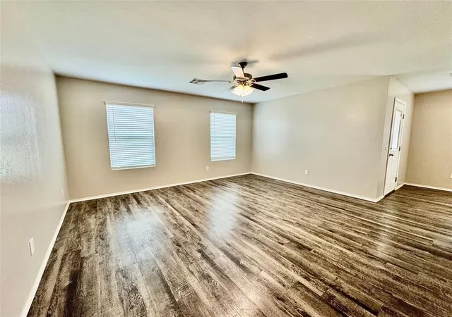 Photo 4 of Sale Pending at 11516 Ruger Rd, Yukon, OK 73099 | MLS# 1234330 | Listing updated on 2026-08-25