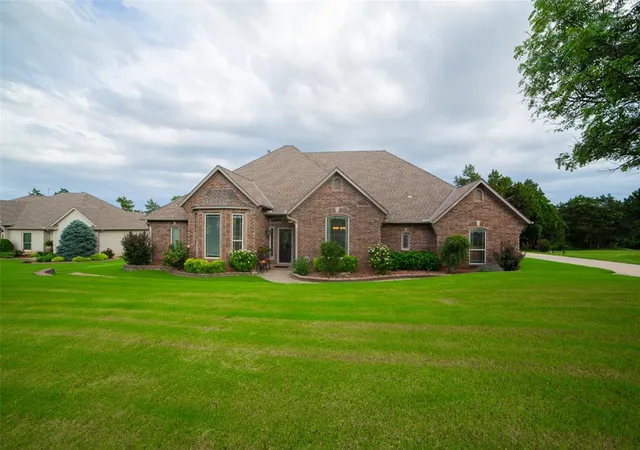 2nd image of 5731 Cimarron Manor, Guthrie, OK 73044 | MLS# 1234339