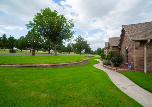 4th image of 5731 Cimarron Manor, Guthrie, OK 73044 | MLS# 1234339