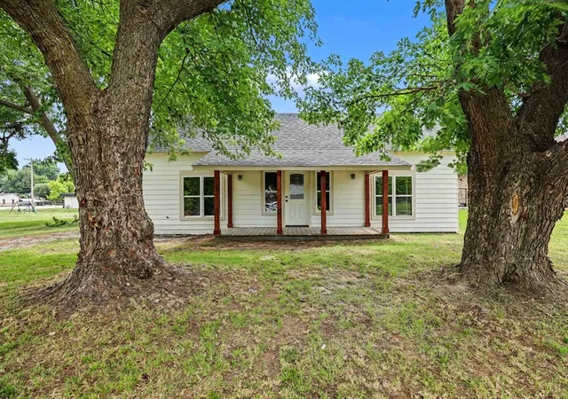 2nd image of 216 E Beech St, Lexington, OK 73051 | MLS# 1234357