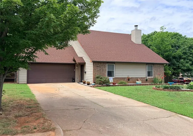 Homes for sale in Noble, OK | 1310 Silver Maple Ln, Noble, OK 73068 | MLS# 1234425