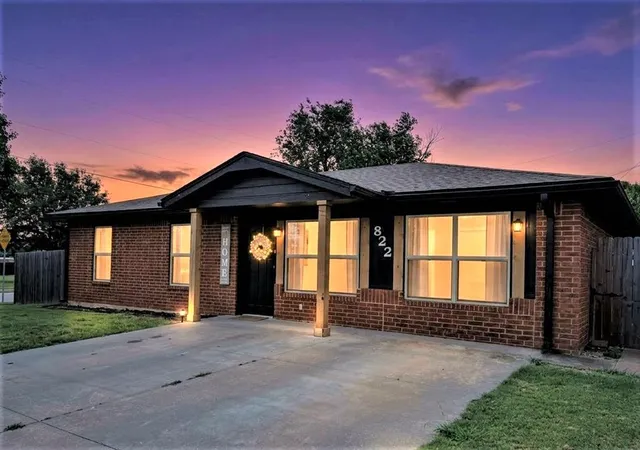 Homes for sale in Norman, OK | 822 E Hayes Corners, Norman, OK 73071 | MLS# 1234428