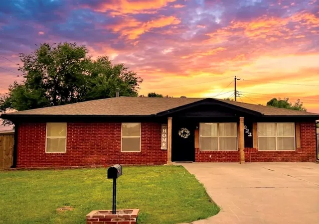 Homes for sale in Norman, OK | 822 E Hayes Corners, Norman, OK 73071 | MLS# 1234428
