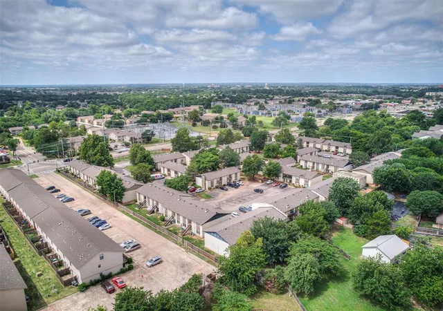 image of 1819 E Lindsey St, Norman, OK 73071