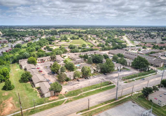 image of 1819 E Lindsey St, Norman, OK 73071