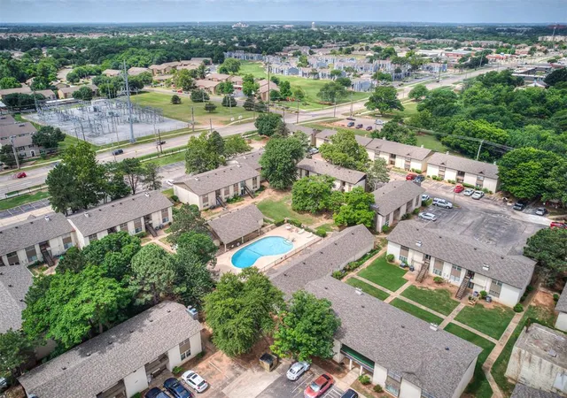 image of 1819 E Lindsey St, Norman, OK 73071