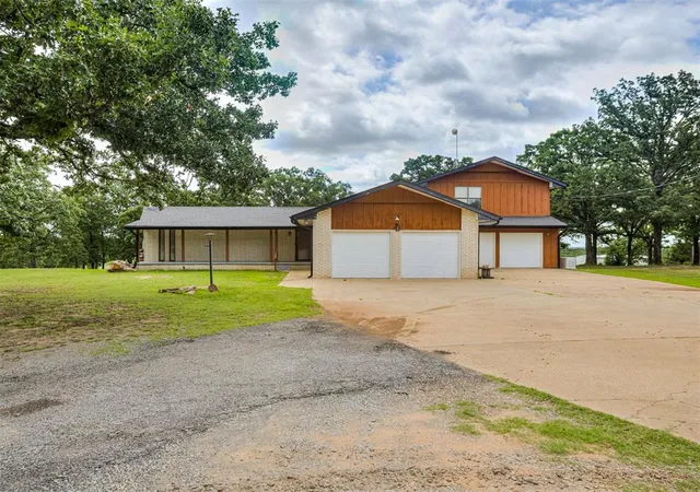 Homes for sale in Bristow, OK | 38021 W Hwy 16, Bristow, OK 74010 | MLS# 1234448