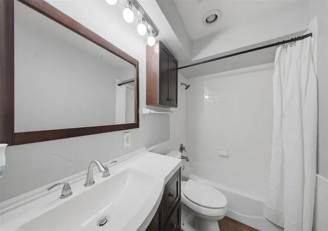 2nd image of 6708 N Meridian Ave, Oklahoma City, OK 73116
