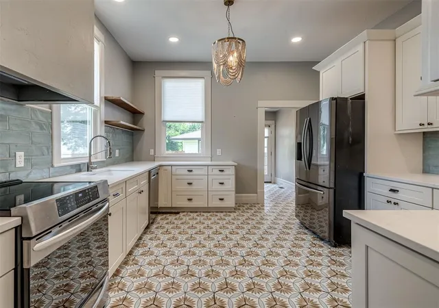 4th image of 1401 W Chickasha Ave, Chickasha, OK 73018 | MLS# 1234475