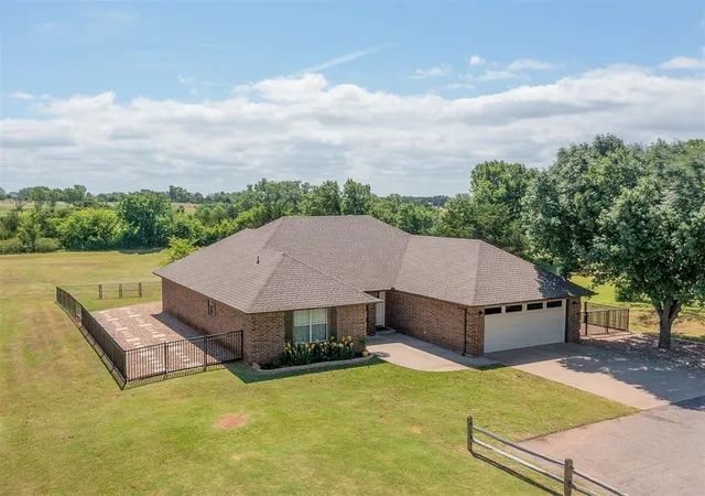 Homes for sale in Blanchard, OK | 2120 Flamingo Dr, Blanchard, OK 73010 | MLS# 1234491