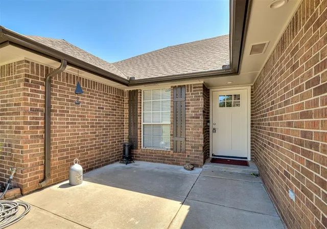 Homes for sale in Blanchard, OK | 2120 Flamingo Dr, Blanchard, OK 73010 | MLS# 1234491