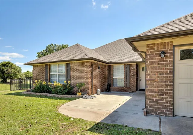 Homes for sale in Blanchard, OK | 2120 Flamingo Dr, Blanchard, OK 73010 | MLS# 1234491