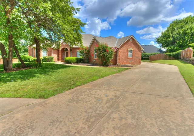 2nd image of 712 Fox Bend Trl, Edmond, OK 73034 | MLS# 1234499