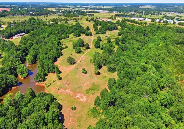 11th image of 2709 E 8 St, Chandler, OK 74834 | MLS# 1234501