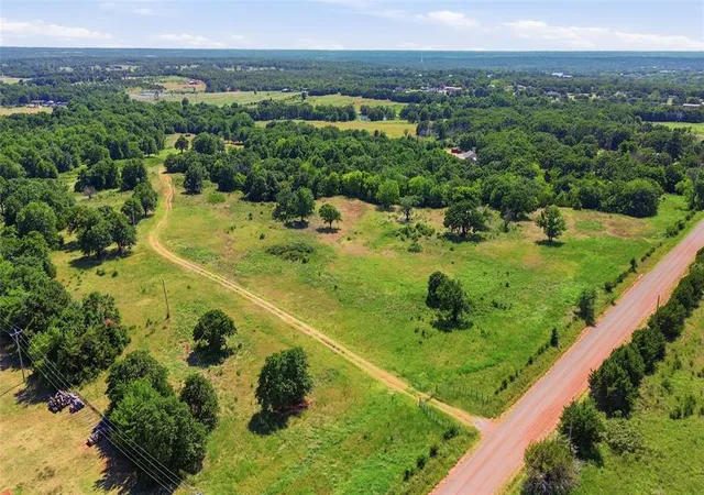 4th image of 2709 E 8 St, Chandler, OK 74834 | MLS# 1234501
