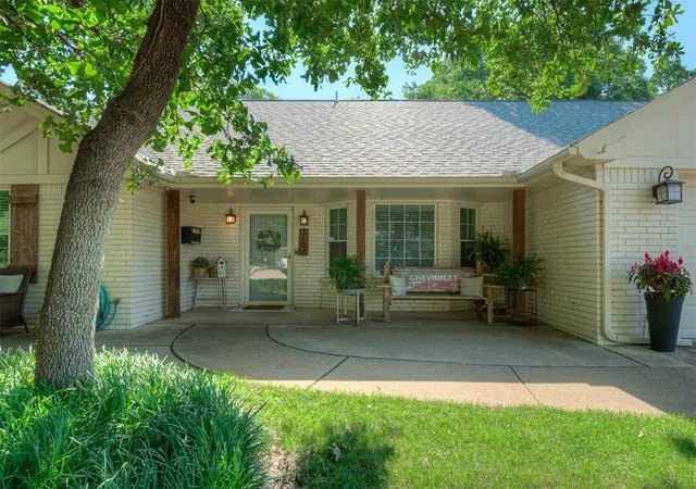 Homes for sale in Bethany, OK | 3104 N Briarwood Ave, Bethany, OK 73008 | MLS# 1234517