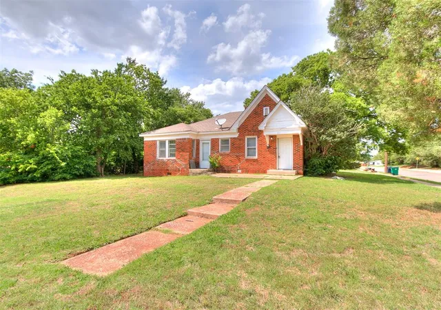 1st image of 2901 N Fonshill Ave, Oklahoma City, OK 73111 | MLS# 1234518