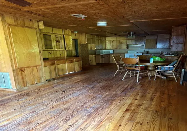 3rd image of 913 W Sherry Ln, Broken Bow, OK 74728 | MLS# 1234541