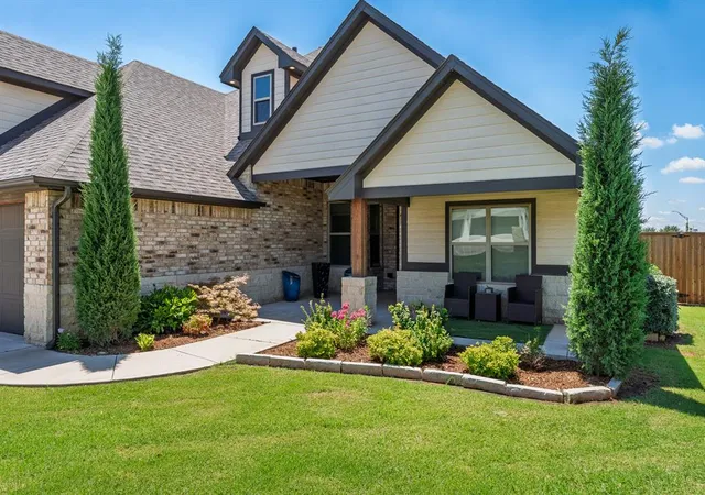 2nd image of 812 Fox Hollow St, Norman, OK 73069 | MLS# 1234553