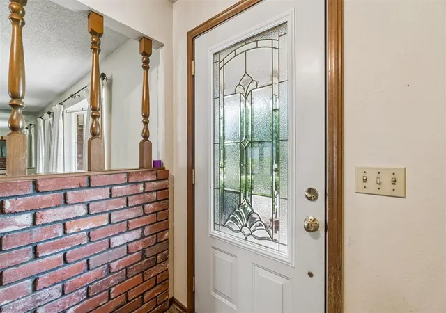 Photo 3 of Single family home for sale at 2909 Short Dr, Edmond, OK 73034 | MLS# 1234554 | Listing updated on 2026-09-06