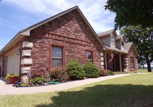 Homes for sale in Lookeba, OK | 14016 County Road 1130, Lookeba, OK 73053 | MLS# 1234555
