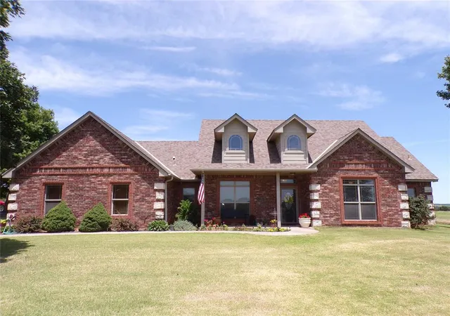 Homes for sale in Lookeba, OK | 14016 County Road 1130, Lookeba, OK 73053 | MLS# 1234555