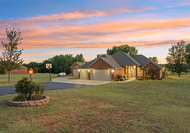 3rd image of 1621 Four Lakes Dr, Blanchard, OK 73010 | MLS# 1234568