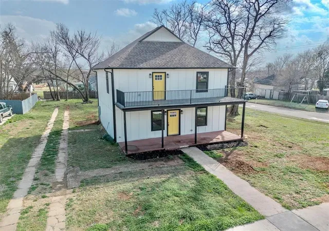 Homes for sale in Guthrie, OK | 705 E Springer Ave, Guthrie, OK 73044 | MLS# 1234578