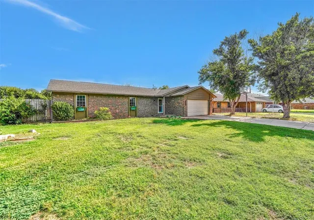 Homes for sale in Altus, OK | 224 Quail Run N, Altus, OK 73521 | MLS# 1234584