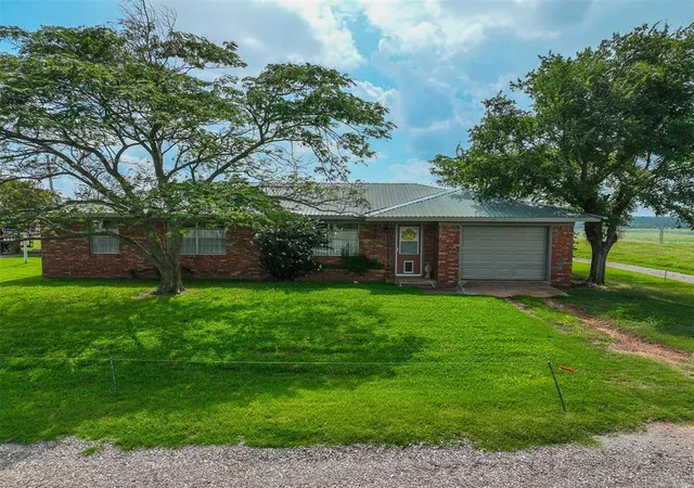 Homes for sale in Maysville, OK | 26252 Hwy 19, Maysville, OK 73057 | MLS# 1234623