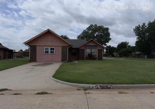 Homes for sale in Anadarko, OK | 202 Redbud Dr, Anadarko, OK 73005 | MLS# 1234624